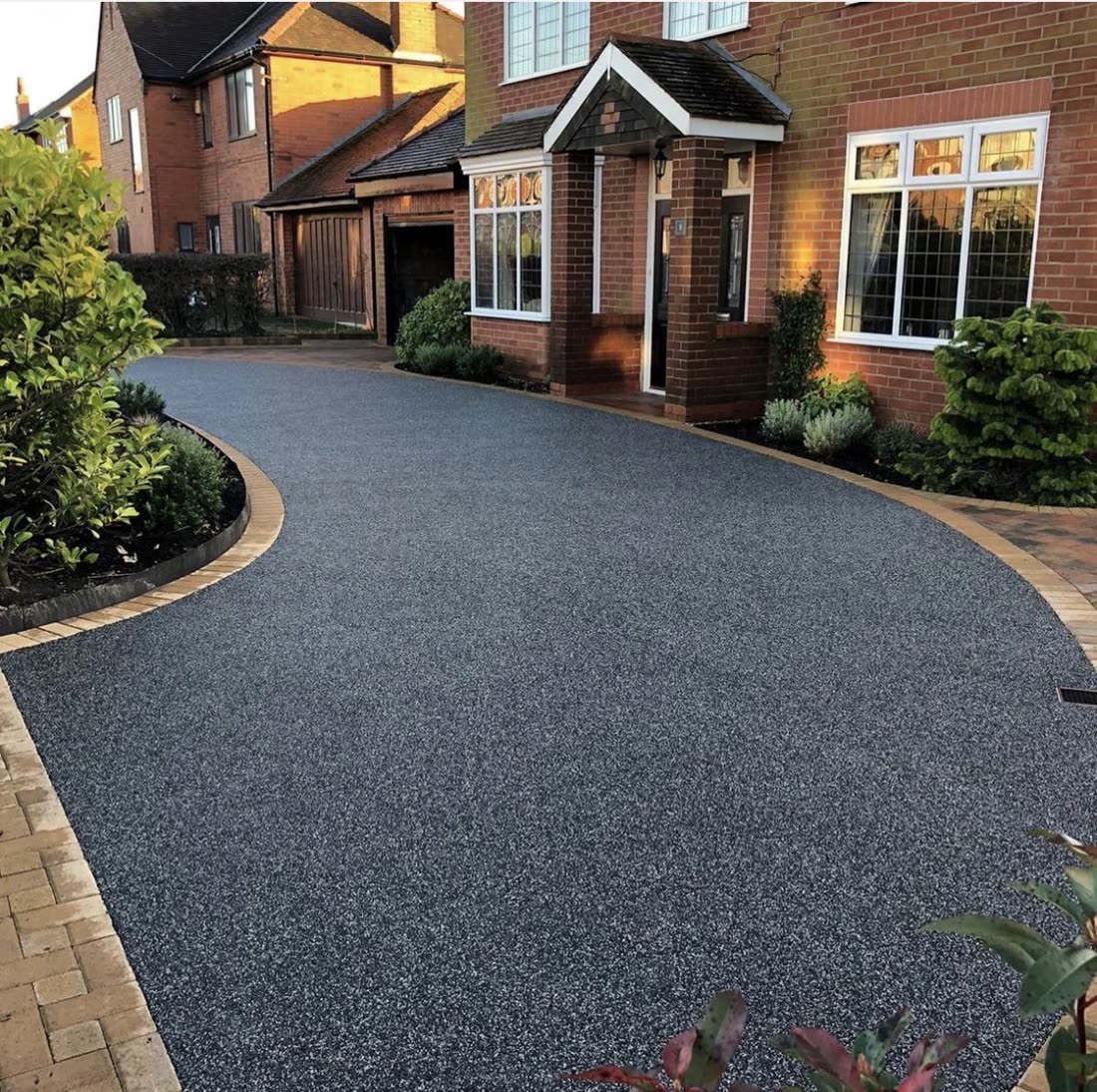 Charcoal resin-bound driveway